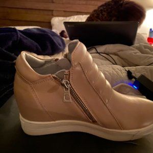 RUDSAK blush booties size 6